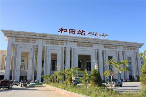 包头到和田物流公司节假日无休装车2023